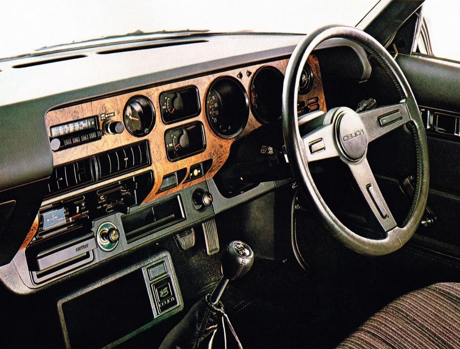 Интерьер Toyota Celica ST Coupe (TA40) 1979 года  (UK) (фото 2 из 2)